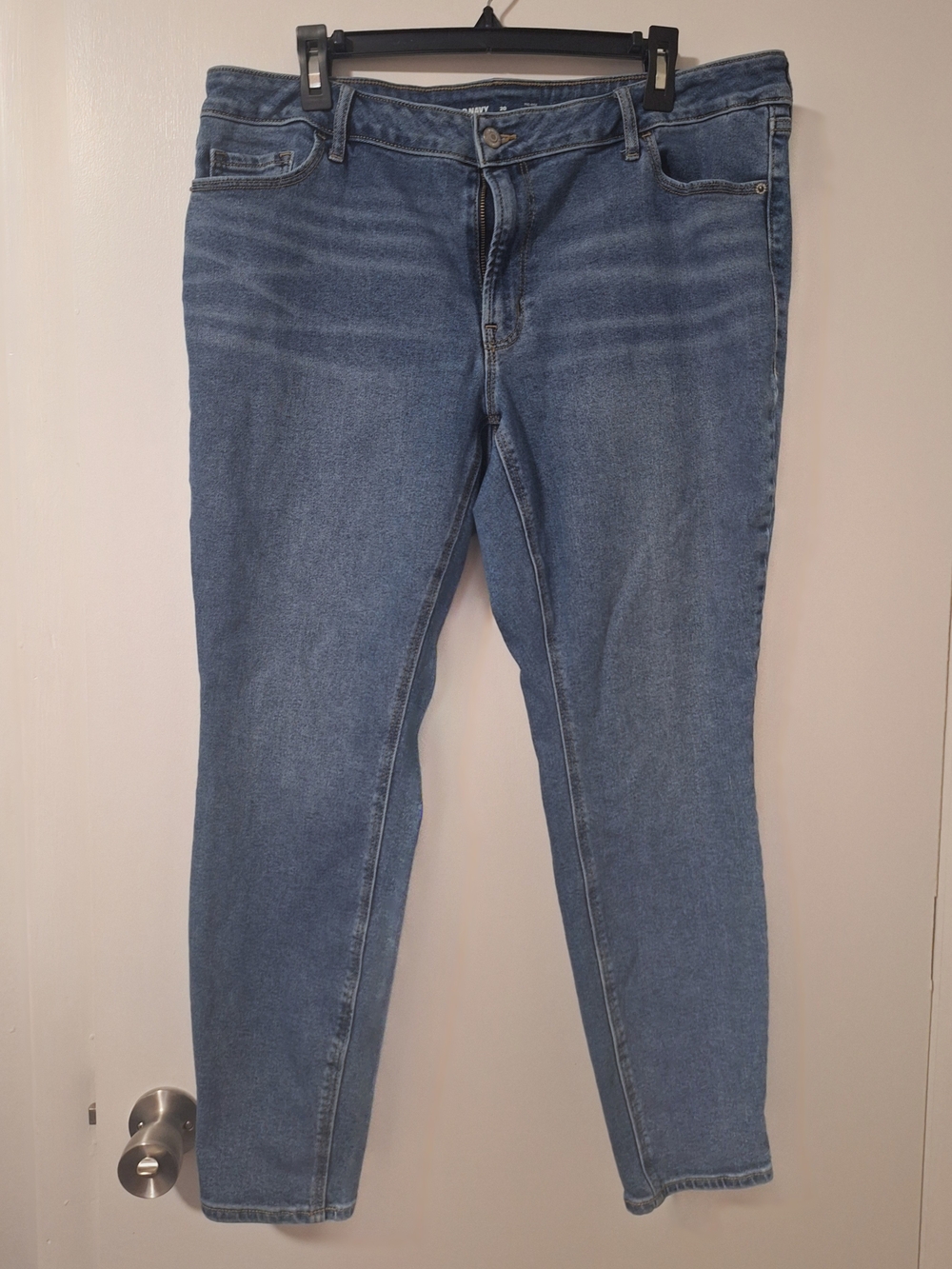 Old Navy Medium Wash Denim Mid Rise Rockstar Super Skinny Jeans